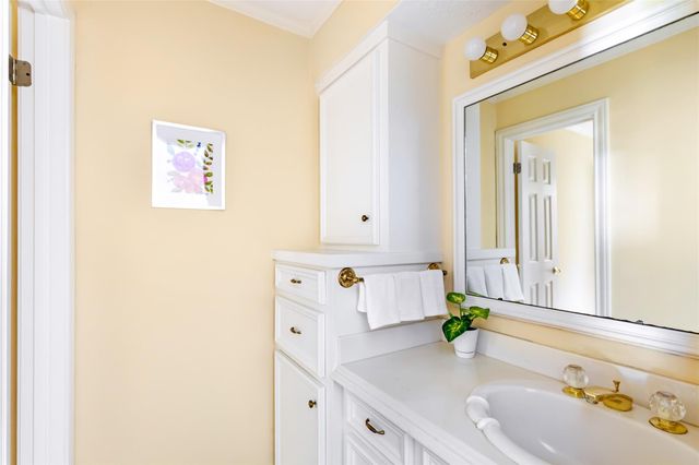 16 Kingwood Villas Court, Kingwood, TX 77339