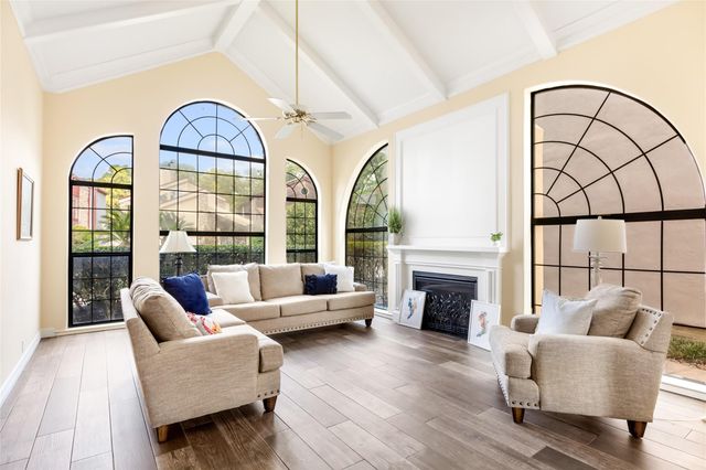 16 Kingwood Villas Court, Kingwood, TX 77339