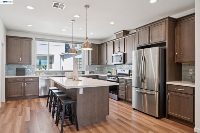 5606 Glass Rd, Dublin, CA 94568