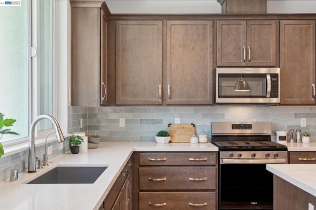 5606 Glass Rd, Dublin, CA 94568