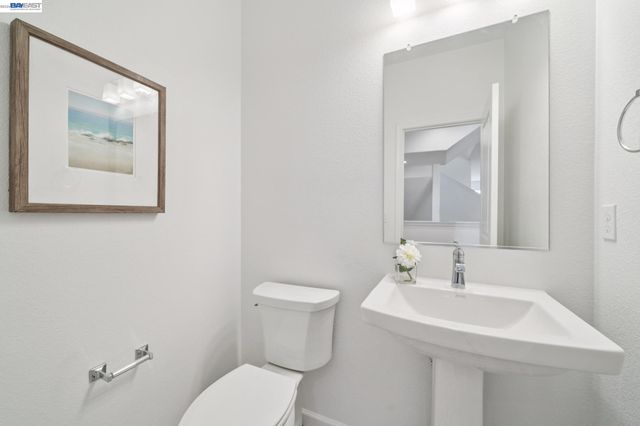 5606 Glass Rd, Dublin, CA 94568