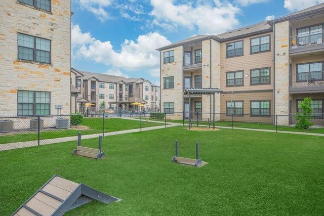 9393 Fm 1960 Bypass Road W 4207, Humble, TX 77338