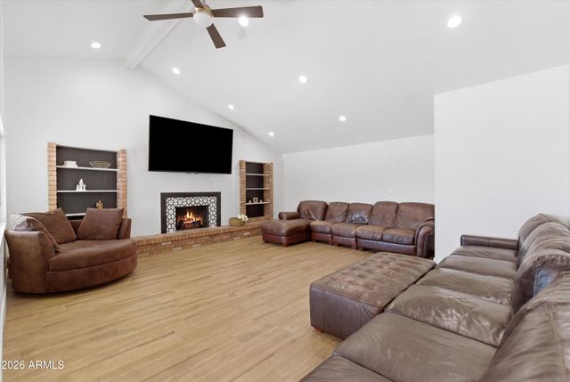 1655 E GLADE Avenue, Mesa, AZ 85204