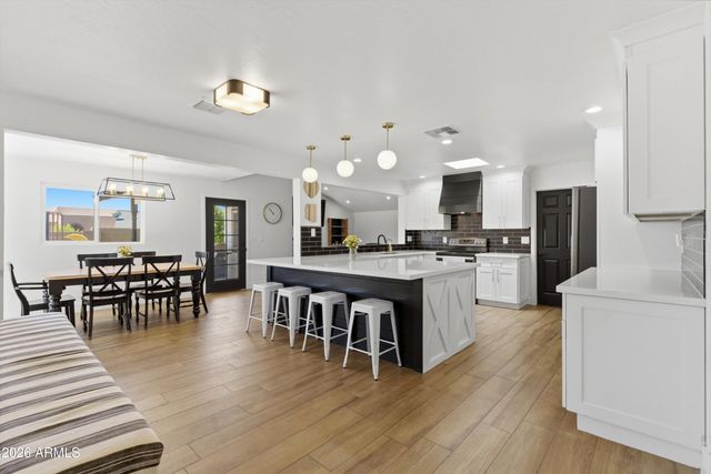 1655 E GLADE Avenue, Mesa, AZ 85204