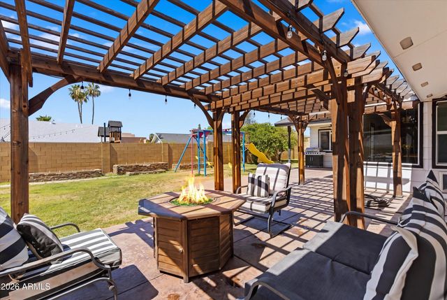 1655 E GLADE Avenue, Mesa, AZ 85204