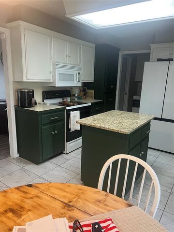 2912 Eastgate Drive, Seminole, OK 74868