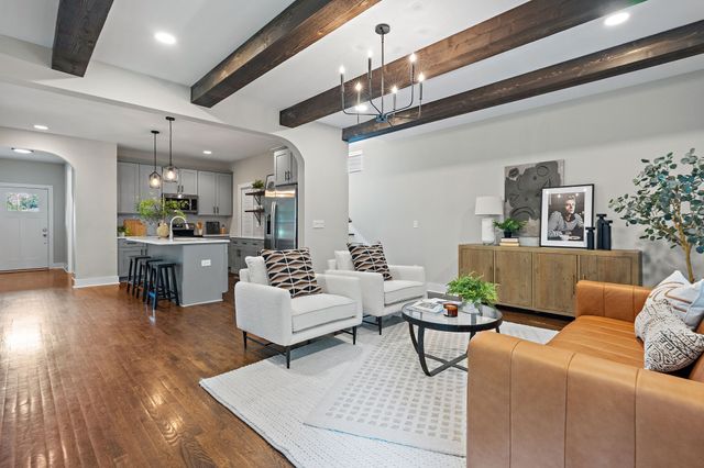 2332 Oak Ct, Nashville, TN 37206