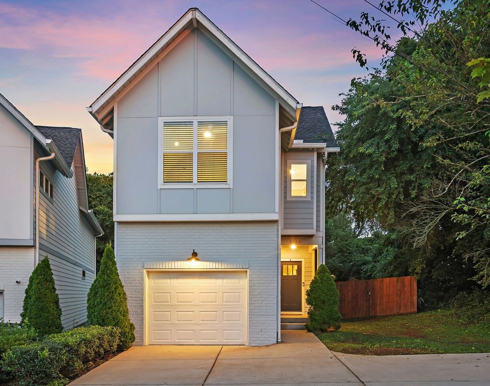 2332 Oak Ct, Nashville, TN 37206