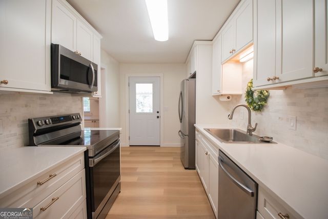 6120 New Jesup Highway, Brunswick, GA 31523