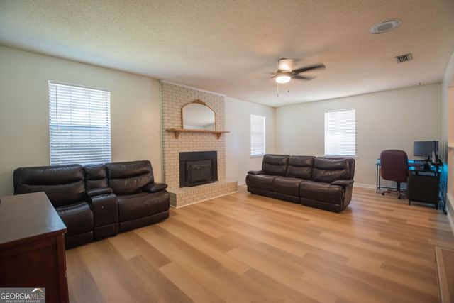 6120 New Jesup Highway, Brunswick, GA 31523