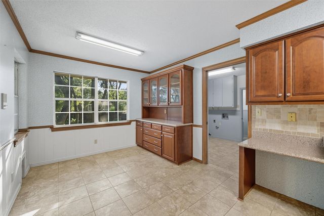 924 Ridgecrest Circle, Denton, TX 76205