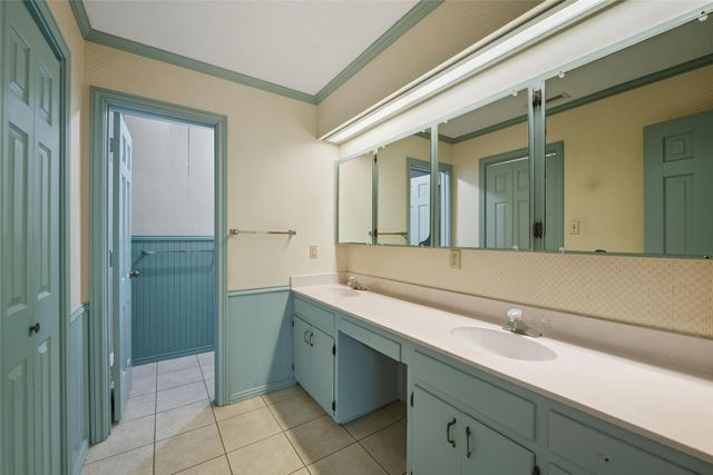 924 Ridgecrest Circle, Denton, TX 76205