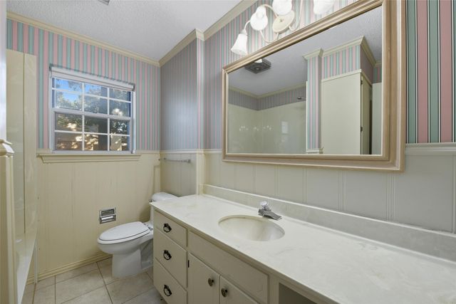924 Ridgecrest Circle, Denton, TX 76205