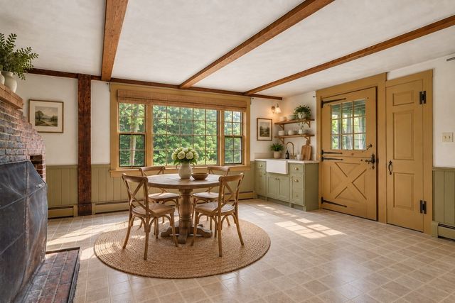 17 Elm St, North Reading, MA 01864