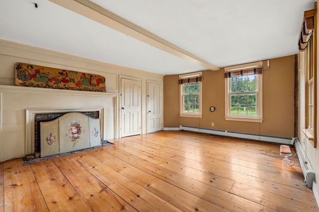 17 Elm St, North Reading, MA 01864