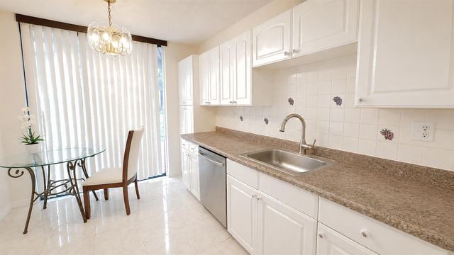 3450 Blue Lake Drive 204, Pompano Beach, FL 33064