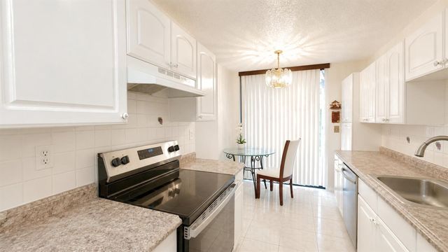 3450 Blue Lake Drive 204, Pompano Beach, FL 33064