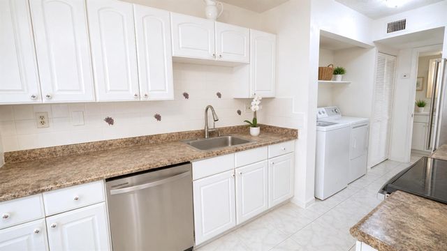 3450 Blue Lake Drive 204, Pompano Beach, FL 33064