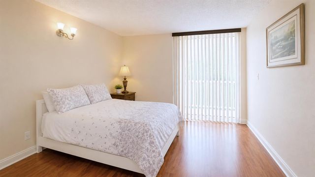 3450 Blue Lake Drive 204, Pompano Beach, FL 33064