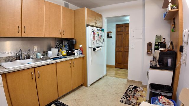 1880 S Ocean Dr 807, Hallandale Beach, FL 33009