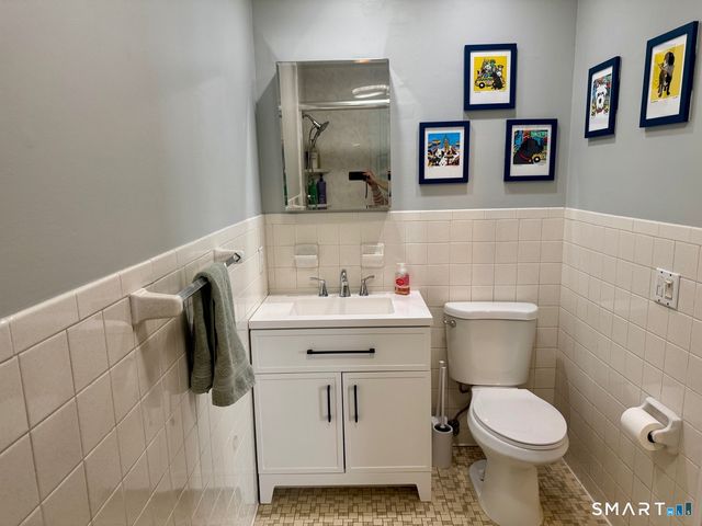 135 Carriage Path South 135, Milford, CT 06460