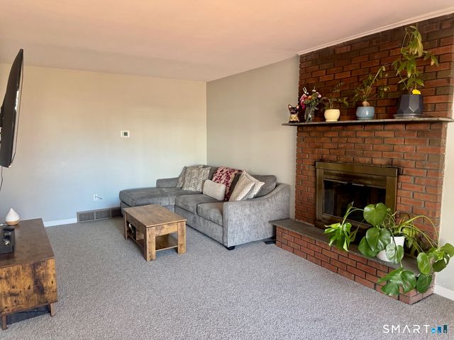 135 Carriage Path South 135, Milford, CT 06460