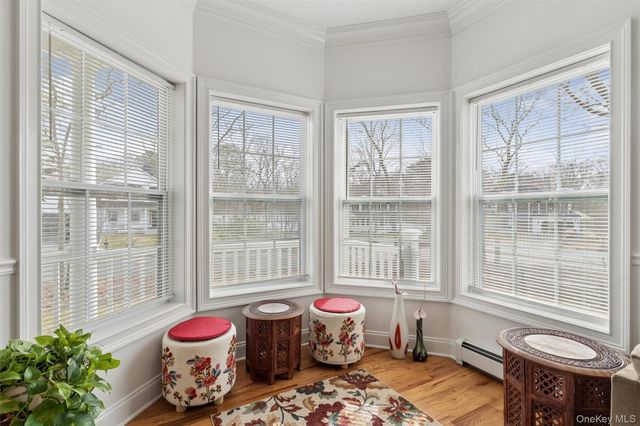 16 Gateway Court, Hampton Bays, NY 11946