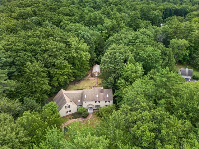 62 Hearthside Circle, Bedford, NH 03110