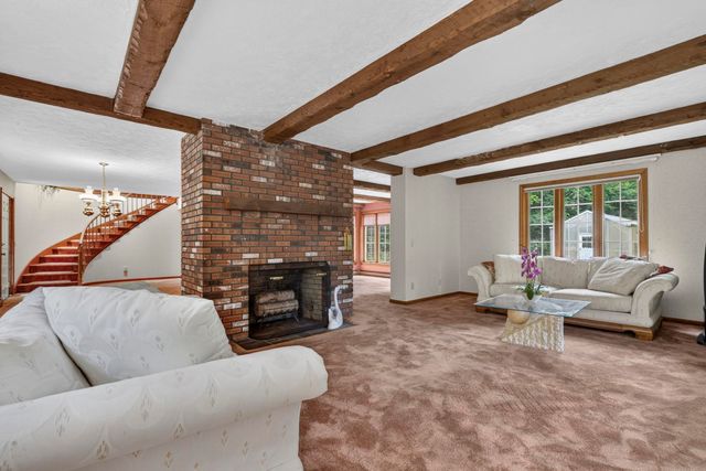 62 Hearthside Circle, Bedford, NH 03110