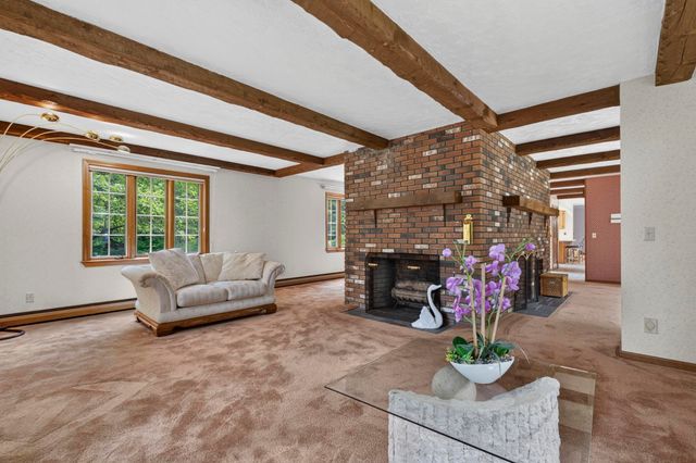 62 Hearthside Circle, Bedford, NH 03110