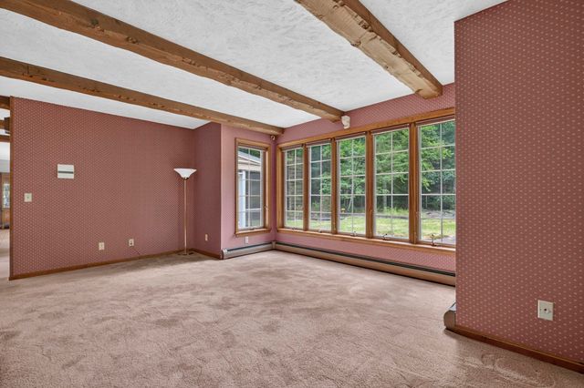 62 Hearthside Circle, Bedford, NH 03110