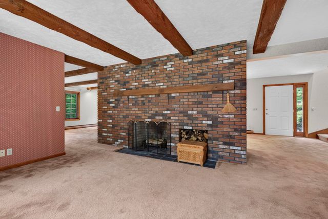 62 Hearthside Circle, Bedford, NH 03110