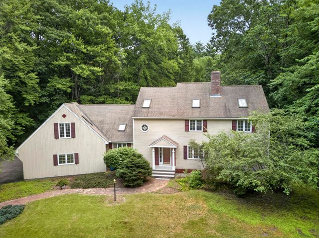 62 Hearthside Circle, Bedford, NH 03110