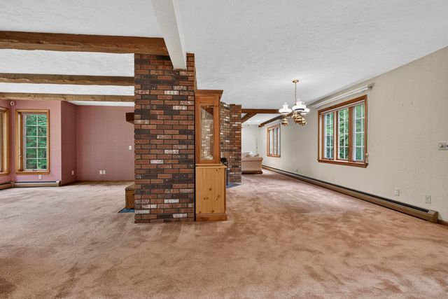 62 Hearthside Circle, Bedford, NH 03110