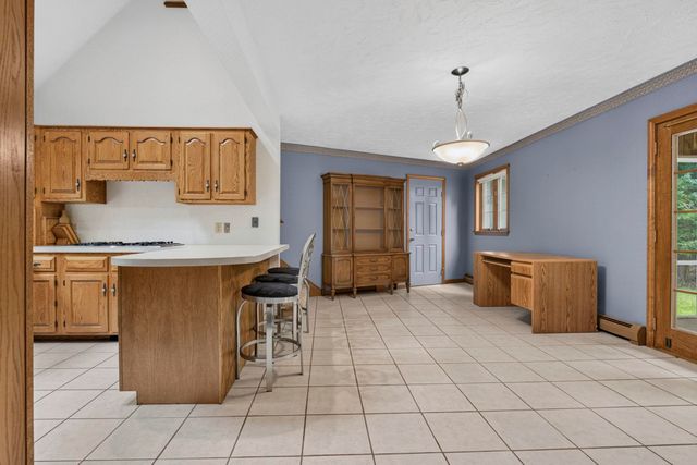 62 Hearthside Circle, Bedford, NH 03110