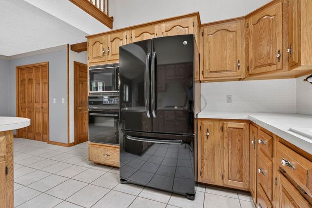 62 Hearthside Circle, Bedford, NH 03110