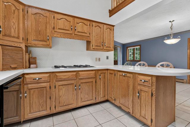 62 Hearthside Circle, Bedford, NH 03110