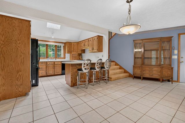 62 Hearthside Circle, Bedford, NH 03110