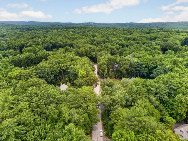 62 Hearthside Circle, Bedford, NH 03110