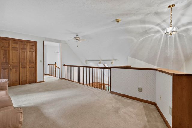 62 Hearthside Circle, Bedford, NH 03110
