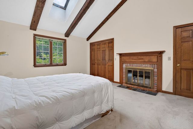 62 Hearthside Circle, Bedford, NH 03110