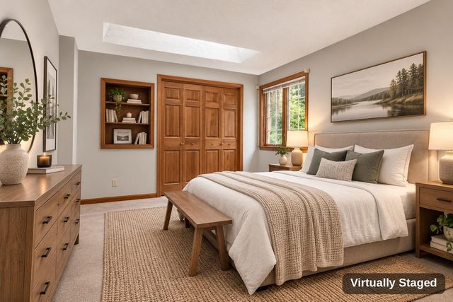 62 Hearthside Circle, Bedford, NH 03110