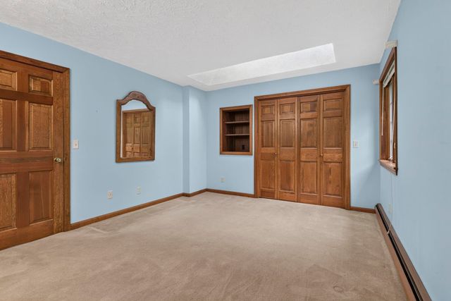 62 Hearthside Circle, Bedford, NH 03110