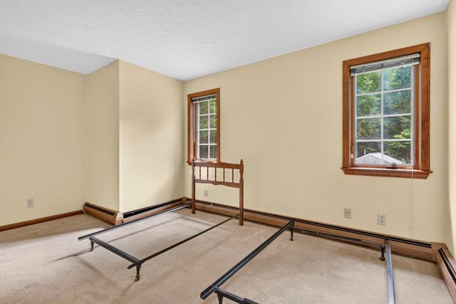 62 Hearthside Circle, Bedford, NH 03110