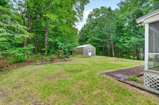 62 Hearthside Circle, Bedford, NH 03110