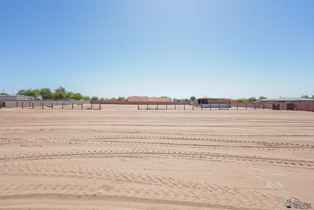 4527 E County 15 St, Yuma, AZ 86365