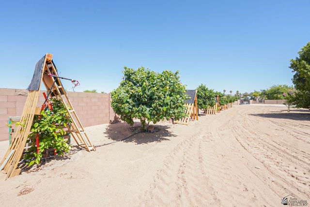 4527 E County 15 St, Yuma, AZ 86365