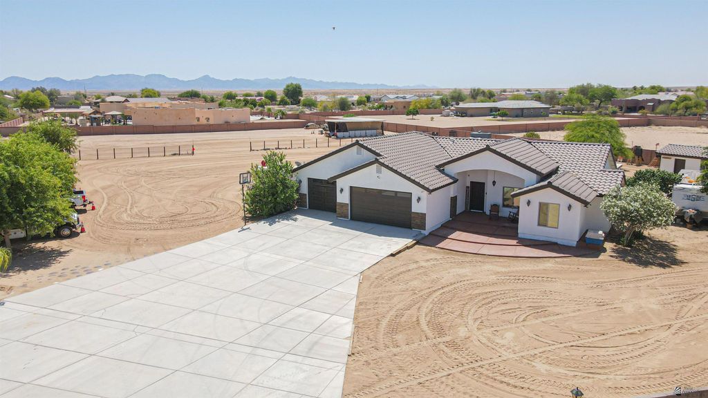 4527 E County 15 St, Yuma, AZ 86365