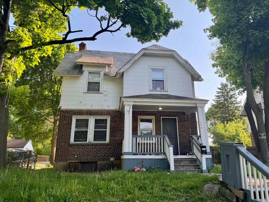 772 N Chevrolet Avenue, Flint, MI 48504
