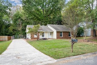7724 Hickory Hollow Lane, Charlotte, NC 28227